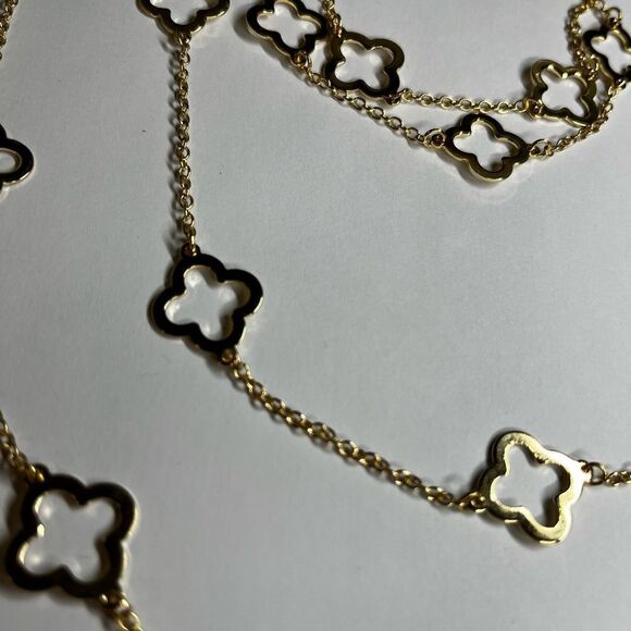 Clover Design Necklace And Bracelet Set - Picture 8 of 10